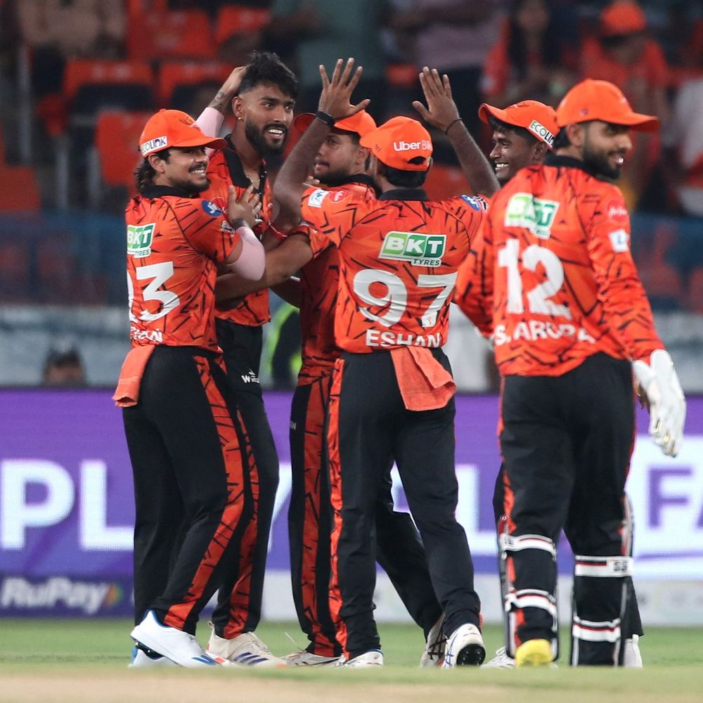 હૈદરાબાદ-રાજસ્થાન મેચમાં ડ્રામા:SRHના પ્રફુલ્લે 3 ઓવરમાં 4 વિકેટ ઝડપી: RRના 5 બેટર્સ તો પેવેલિયન ભેગા થયા