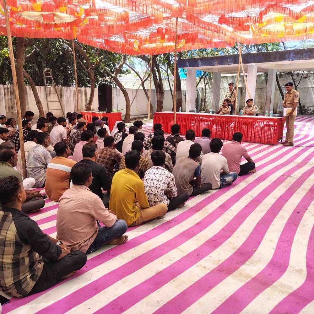 દ્વારકા પોલીસ ચૂંટણી પહેલાં એલર્ટ:SP જયરાજસિંહ વાળાની બુટલેગરો, હિસ્ટ્રીશીટરોને કડક ચેતવણી