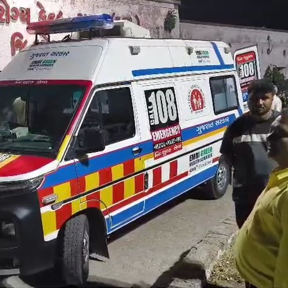 ગઢડામાં એક જ પરિવારના ચાર સભ્યોને વીજ કરંટ લાગ્યો:એક યુવકનું મોત, ત્રણને ઇજા થતાં હોસ્પિટલ ખસેડાયા