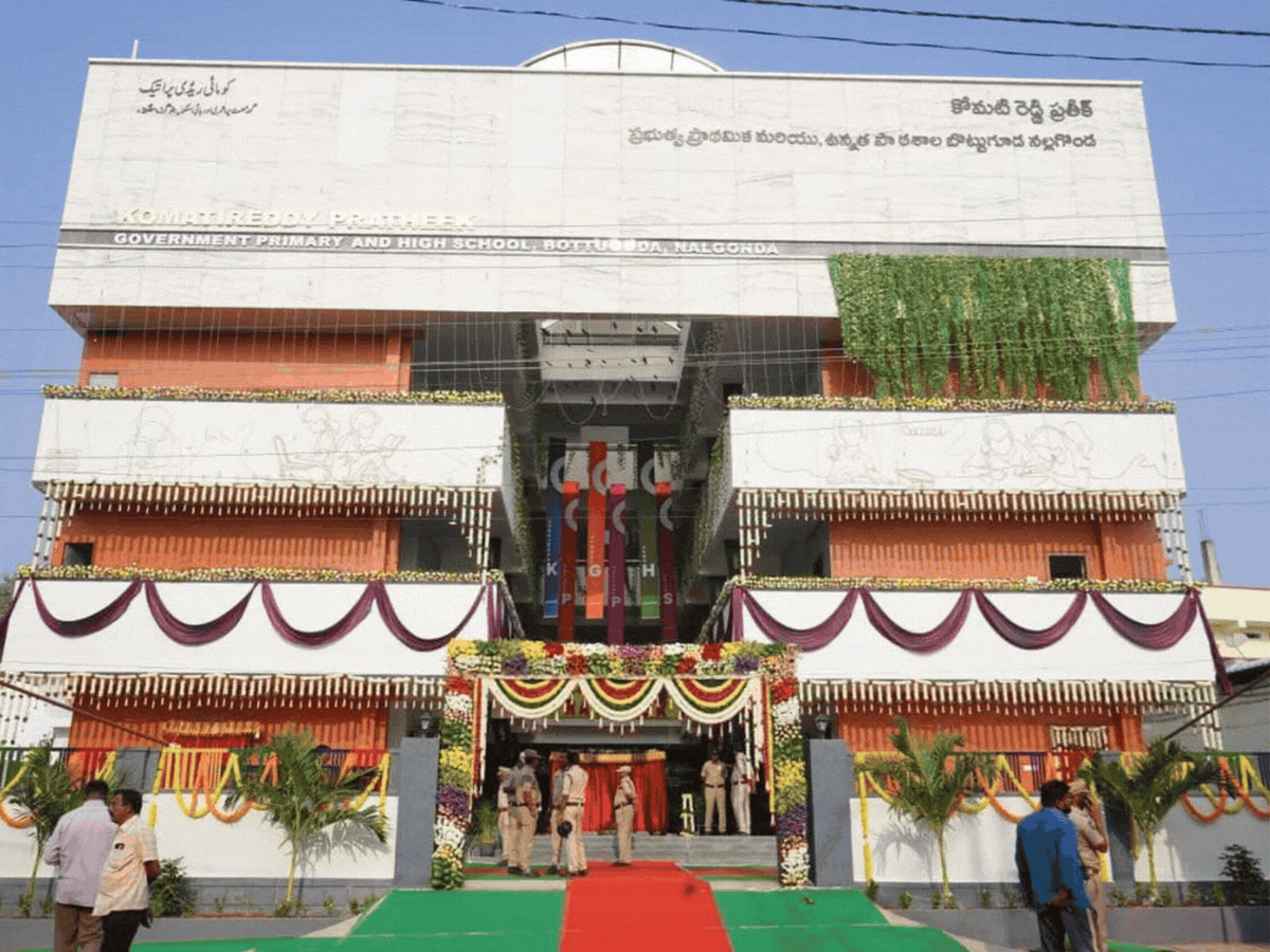 તેલંગાણાની સરકારી સ્કૂલમાં AI આધારિત અભ્યાસ: 105 સીટ માટે 3500 અરજીઓ આવી, વાલીઓની લાંબી લાઈન.