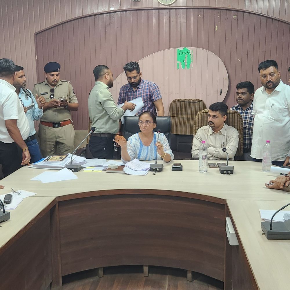 જામનગર મહાનગરપાલિકા ચૂંટણીમાં કોંગ્રેસને ફટકો:ટેક્નિકલ ખામી અને કાયદાકીય ગૂંચવણો વચ્ચે વોર્ડ 5માં કોંગી ઉમેદવારનું ફોર્મ રદ, વોર્ડ 7માં ભાજપના ઉમેદવાર માન્ય