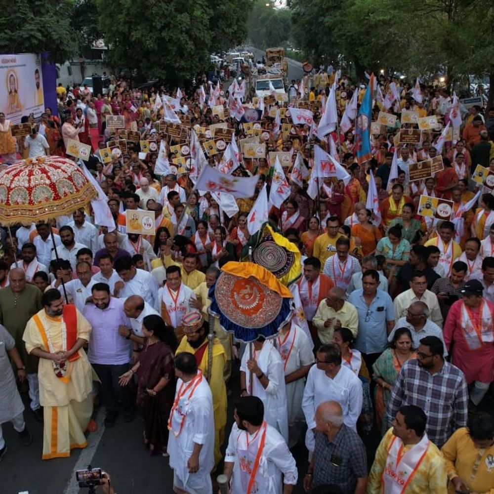 માંજલપુરમાં VYO દ્વારા મહાપ્રભુજીની શોભાયાત્રા: ષોડશ ગ્રંથ મનના વિકારો દૂર કરવાની ઔષધિ છે: વ્રજરાજકુમારજી.