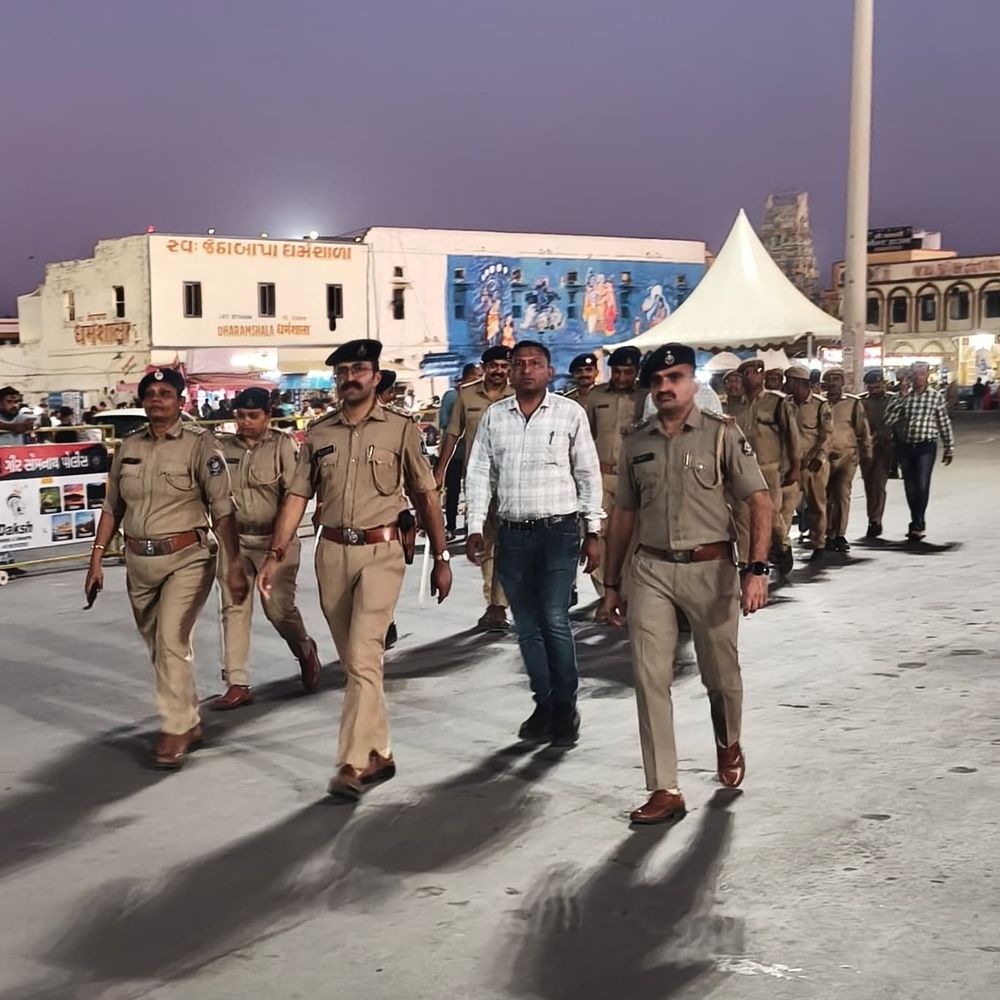 પ્રભાસ પાટણમાં ચૂંટણી પૂર્વે પોલીસનો કડક બંદોબસ્ત:ફૂટ પેટ્રોલિંગ દ્વારા શાંતિપૂર્ણ મતદાન સુનિશ્ચિત કરાયું