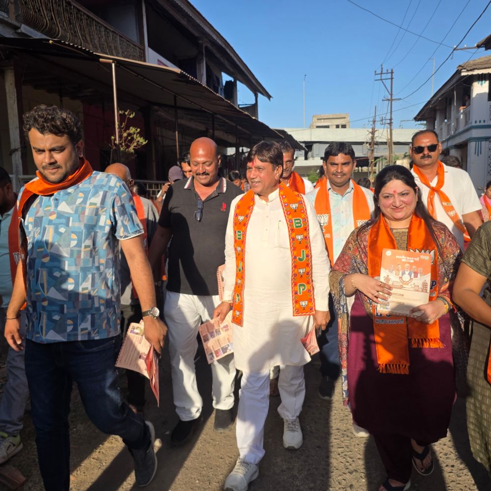 નવસારીમાં ભાજપના 'ચાણક્ય' અશોક ધોરાજીયાએ વોર્ડ-2માં પ્રચાર શરૂ કર્યો:પ્રથમવાર ચૂંટણી લડી રહ્યા છે મહાનગરપાલિકા ચૂંટણી