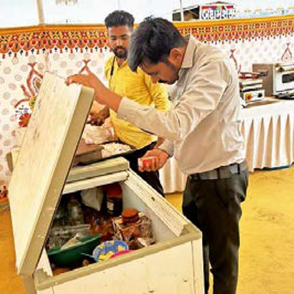 ગુજરાત રાજ્યના ખોરાક અને ઔષધ નિયંત્રણ તંત્રની જાહેરાત: પનીર વાનગીઓમાં પારદર્શિતા ફરજિયાત, મેન્યૂમાં સ્પષ્ટ ઉલ્લેખ જરૂરી.