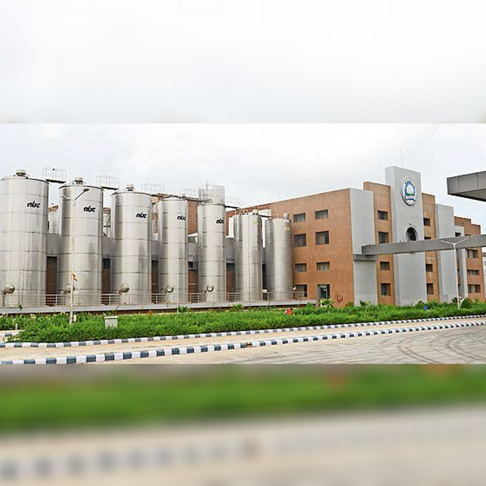 સરહદ ડેરી: રૂ. 1,264 કરોડના ટર્નઓવર સાથે નવી સિદ્ધિ, પશુપાલકો માટે વિકાસનો નવો અધ્યાય.