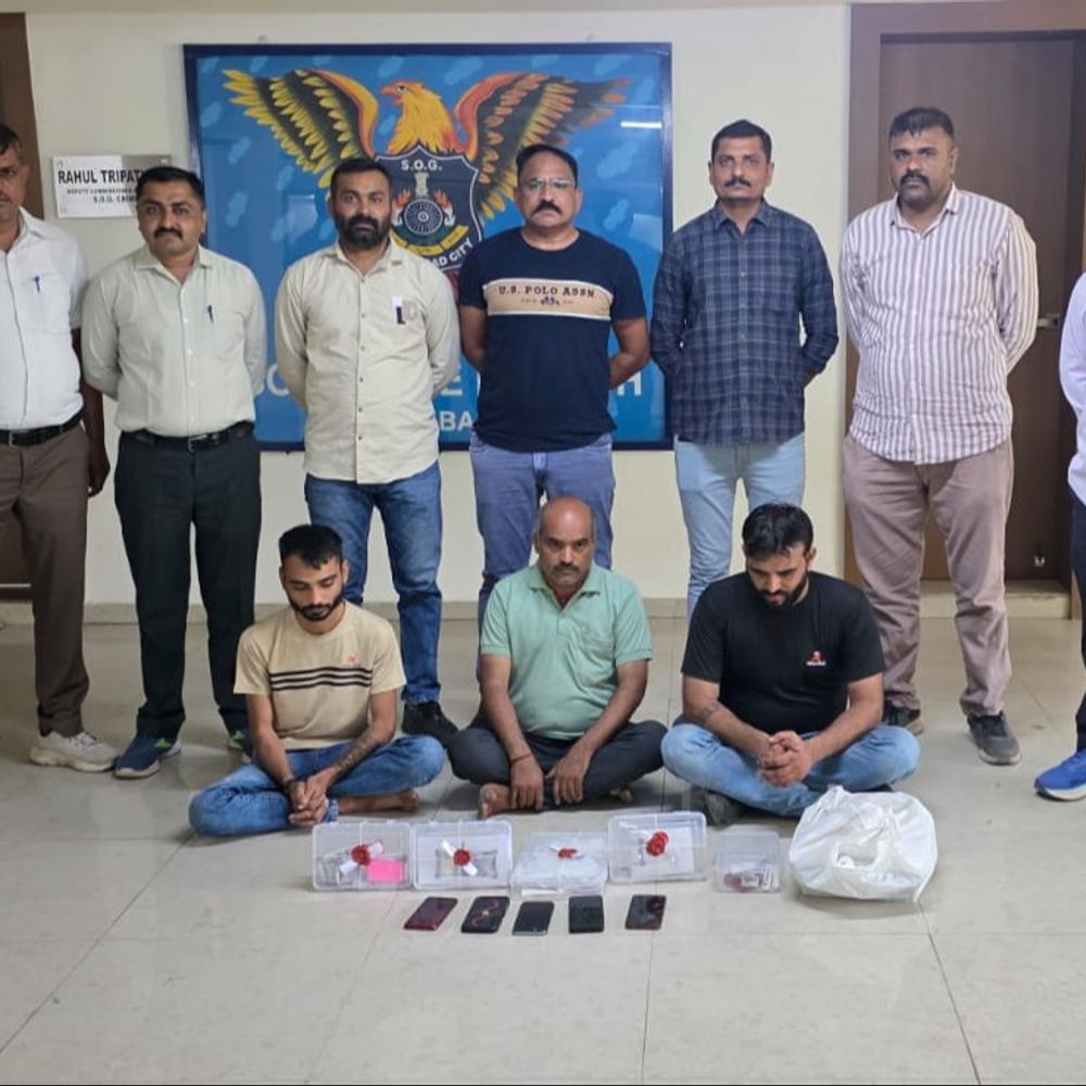 ₹500ની 133 નકલી નોટો સાથે ત્રણ શખ્સોની ધરપકડ:30 લાખનું દેવું ચૂકવવા વેપારીએ મિત્રોની મદદથી બનાવ્યો નકલી નોટો છાપવાનો પ્લાન