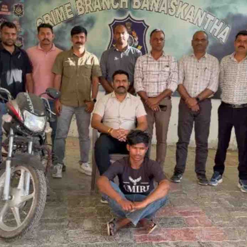 બનાસકાંઠા LCB એ વાહનચોરને ઝડપ્યો:પાલનપુર હાઈવે પરથી ચોરાયેલ મોટરસાયકલ સાથે રાજસ્થાની આરોપી પકડાયો