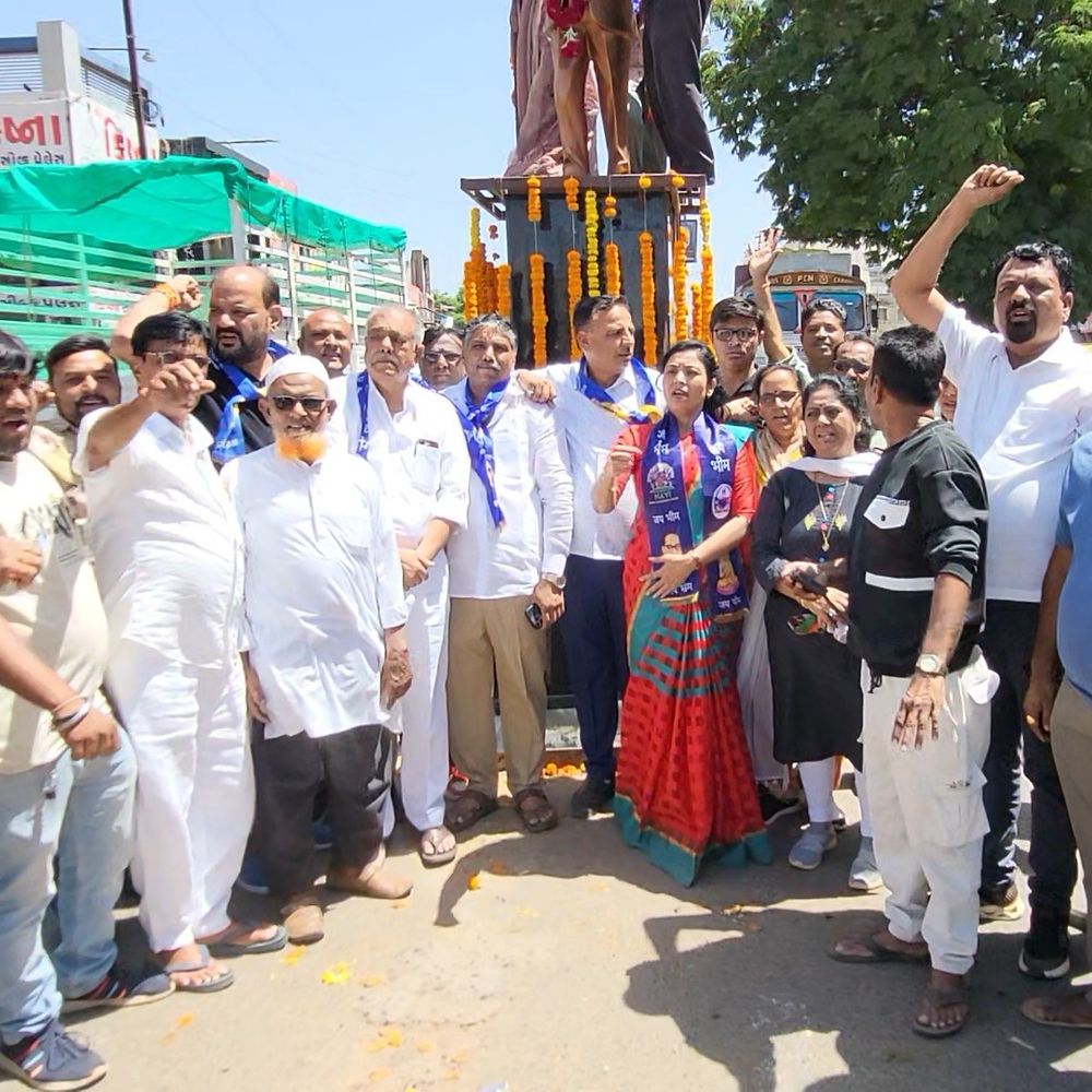 મોડાસામાં Dr. બાબાસાહેબ આંબેડકરની 135મી જન્મજયંતિની ઉજવણી: શોભાયાત્રા અને પુષ્પાંજલિ અર્પણ.