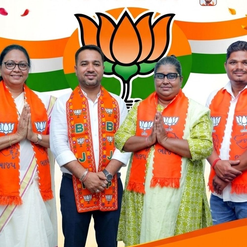 વોટ પડ્યા પહેલા ભાજપનો 8 બેઠક પર કબજો:વ્યારા નગરપાલિકામાં કોંગ્રેસ અને AAPના ઉમેદવારોએ ફોર્મ પરત ખેંચતા ખળભળાટ; ફોર્મ ખેંચવાનો છેલ્લો દિવસ