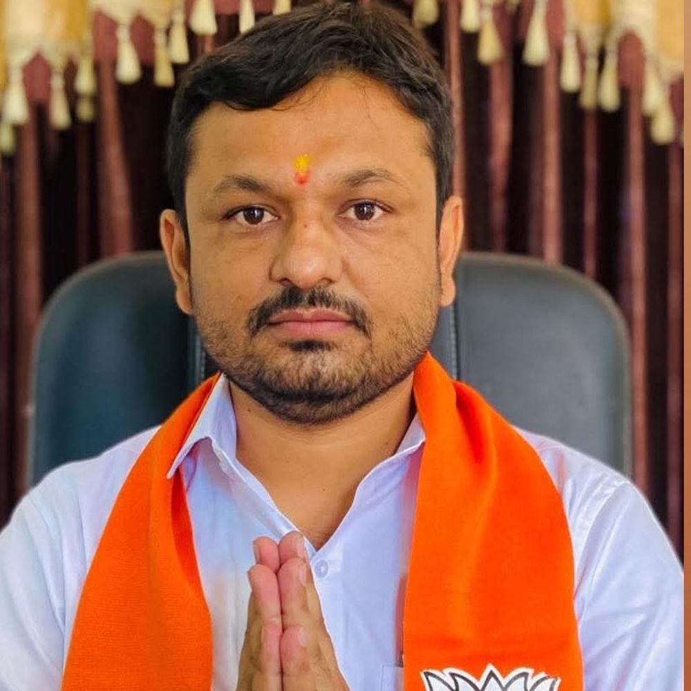 કોંગ્રેસ ઉમેદવાર ખરીદવાનો પ્રયાસ: ભાજપના ઉમેદવારે 25-50 લાખની ઓફર કરી, મહિલા ઉમેદવાર ચૂંટણી લડશે જ.