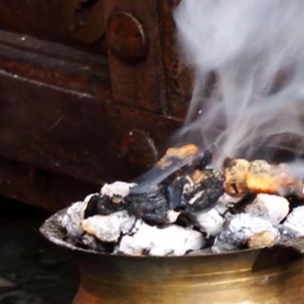 આવતીકાલે ચૈત્ર અમાસ અને શુક્રવારનો સંયોગ: પિતૃઓની આત્માની શાંતિ માટેના ઉપાયો, મહત્ત્વ અને પૂજા વિધિ જાણો.