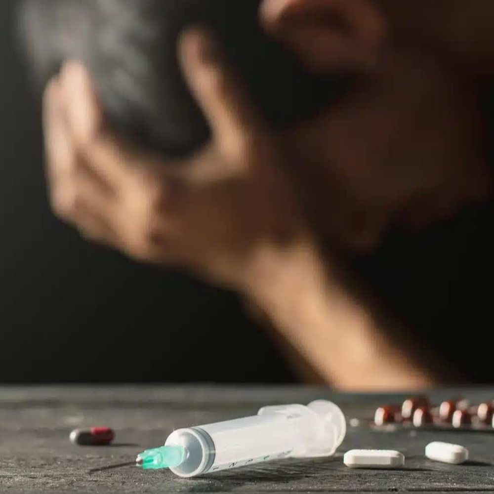 ઓગષ્ટ ક્રાંતિ ટ્રેનમાં DRIના દરોડા:2 કરોડના પાર્ટી ડ્રગ્સ સાથે નાઇજેરિયન યુવતી ઝડપાઈ, કોર્ટે 14 દિવસની જેલ કસ્ટડીનો હુકમ કર્યો