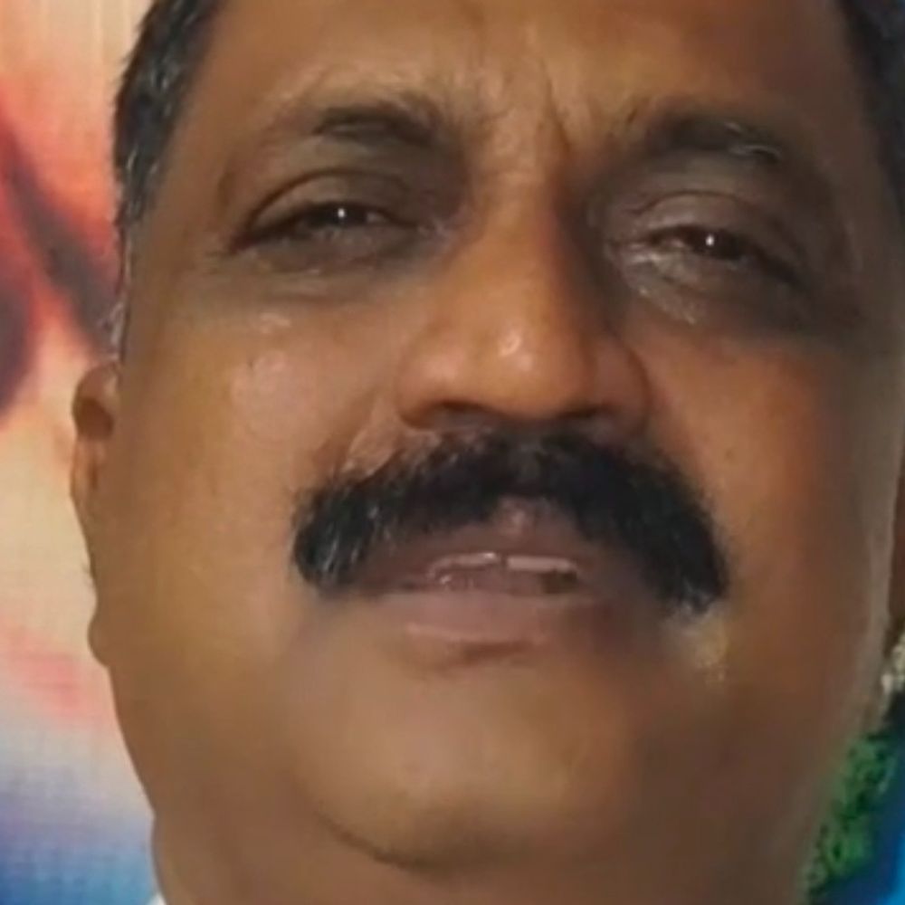 આર્મીમેનમાથી રાજકારણી બનેલા ધર્મેન્દ્રસિંહે કોંગ્રેસમાંથી રાજીનામું આપ્યું:રડતા રડતા કહ્યું: મારી ટિકિટ કપાતા દુઃખના તોફાનમાં વહી રહ્યો છે. કોંગ્રેસે મારી સાથે દગો કર્યો, બન્ને પાર્ટીઓએ રાજનીતિને મંડી બનાવી દીધી છે