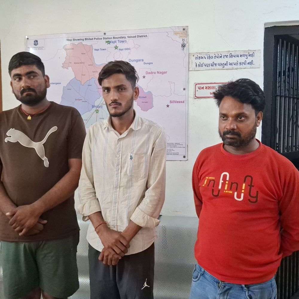 વલસાડ SOGએ ગેસ ચોરીનું મોટું નેટવર્ક ઝડપ્યું:હાઈવે પર ટેન્કરમાંથી ગેરકાયદેસર રિફિલિંગ કરતા 3 ઝડપાયા