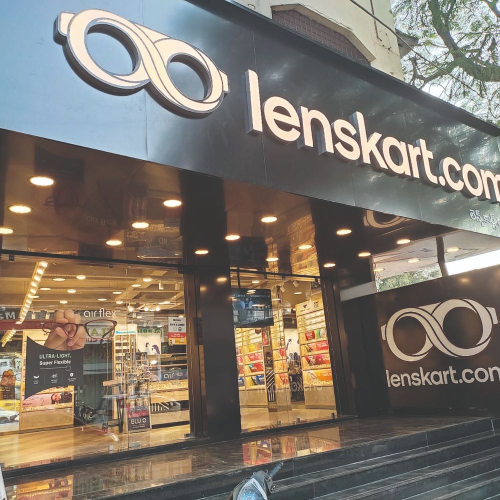 લેન્સકાર્ટના ડ્રેસ કોડ પર વિવાદ:બિંદી-તિલક પર પ્રતિબંધ અને હિજાબને મંજૂરી આપતો પત્ર વાઇરલ, CEO પીયૂષ બંસલે કહ્યું- આ જૂની ગાઈડલાઈન છે