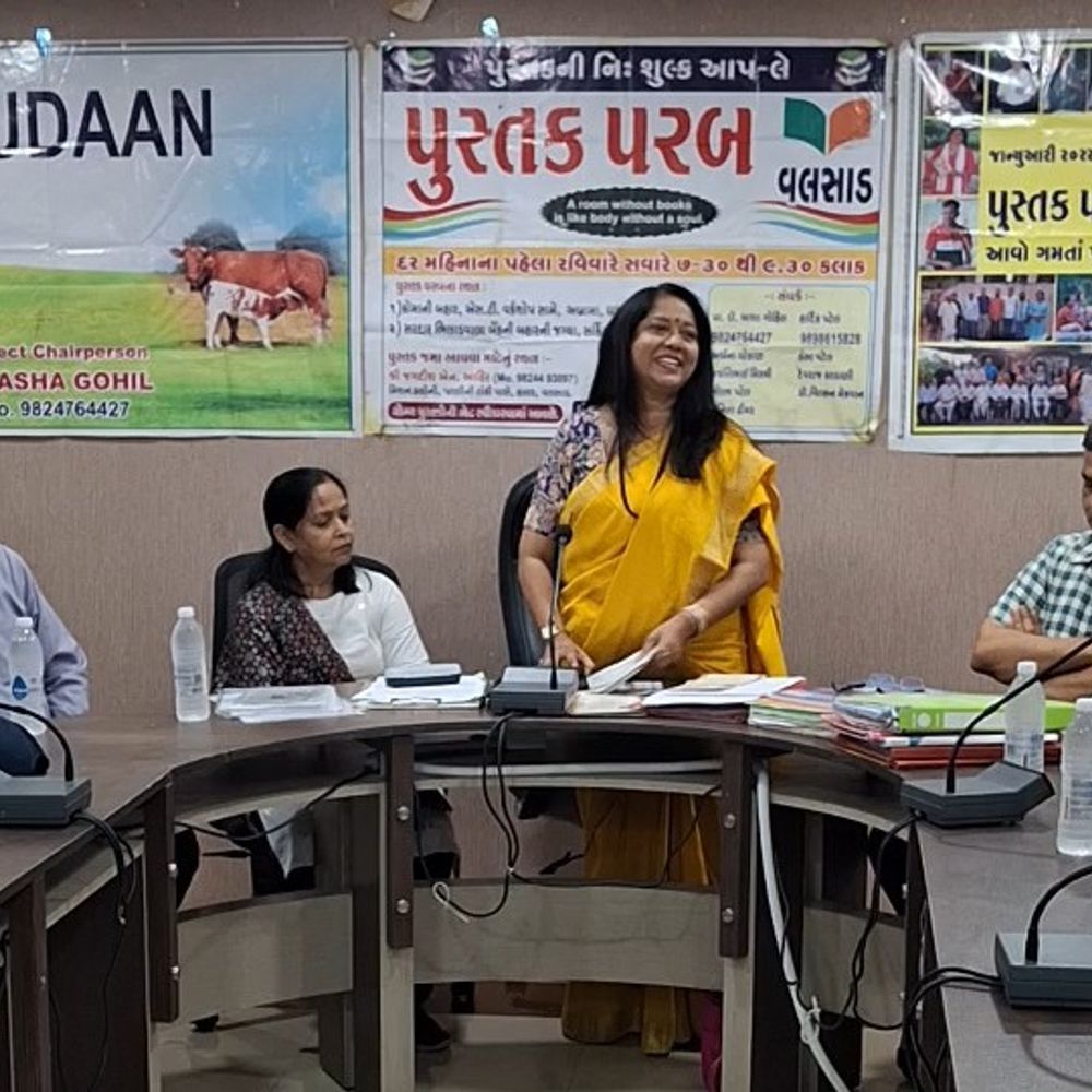 વલસાડની 'પુસ્તક પરબ'ના 4 વર્ષ પૂર્ણ:અબ્રામામાં સાહિત્યિક કાર્યક્રમનું આયોજન, સાહિત્યપ્રેમી જનતાનો બહોળો પ્રતિસાદ