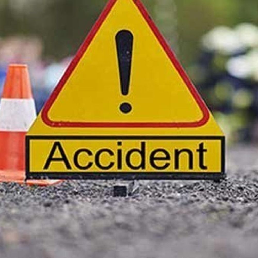 અમદાવાદમાં અકસ્માતના બે બનાવમાં બે લોકોએ જીવ ગુમાવ્યો:ઠક્કરબાપાનગર બ્રિજ પર બાઈકની અડફેટે ડિલિવરી બોયનું મોત, રખિયાલમાં ટુ વ્હીલર ચાલકની ટક્કરે વૃદ્ધાનું મોત