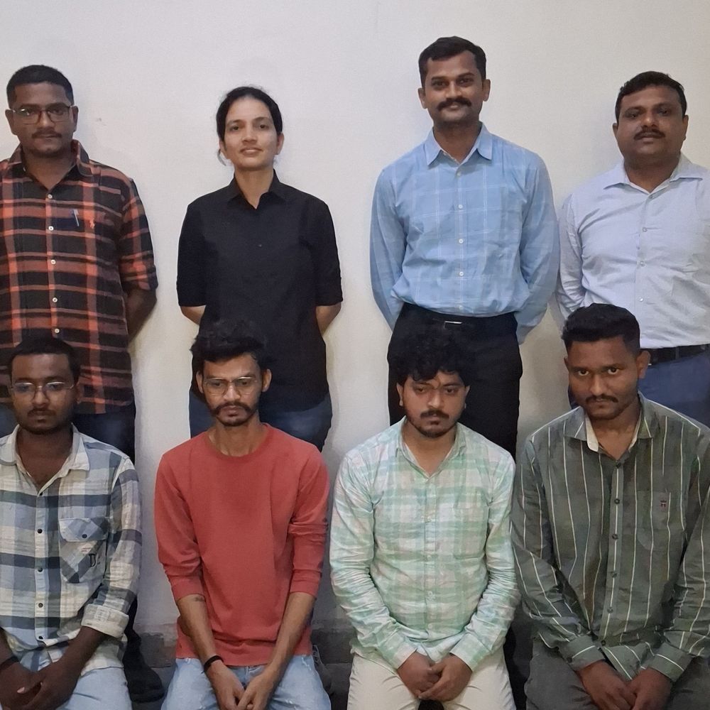 વલસાડના વૃદ્ધ સાથે ₹1.11 કરોડની ડિજિટલ એરેસ્ટ ઠગાઈ:સુરતની ગેંગના 4 સભ્યો ઝડપાયા, દુબઈ સુધી તાર