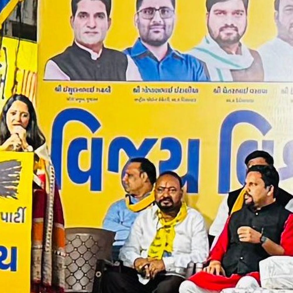 ભ્રષ્ટ શાસનથી જનતા કંટાળી, હવે ઝાડૂ જ લાવશે પરિવર્તન:બાપુનગરમાં AAPની ‘વિજય વિશ્વાસ સભા’, ગોપાલ રાય અને સંજીવ ઝાની હાજરીમાં પરિવર્તનનો હુંકાર