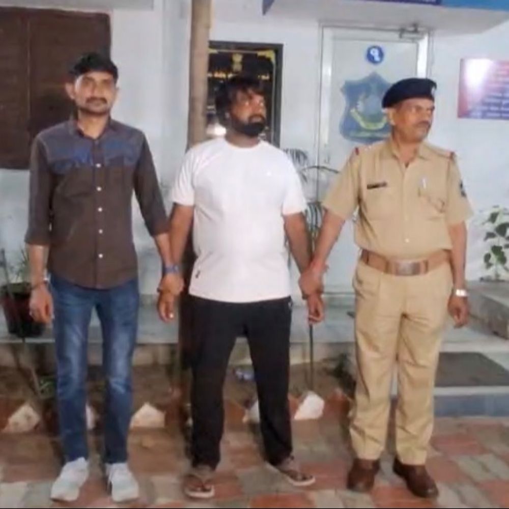 સુરત પોલીસનું ભાવનગરમાં ઓપરેશન:ગુજસીટોક સહિત 27 ગુનાના આરોપી ચિરાગ ભરવાડને દબોચ્યો, મોર્ફ ફોટા બતાવી 15 લાખની ખંડણી માંગી હતી