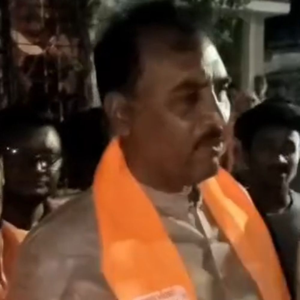 સ્થાનિકોએ ઉધડો લેતા નેતાઓ પ્રચાર અધુરો મૂકી ભાગ્યાં, VIDEO:વાસણામાં BJP ઉમેદવાર મેહુલ શાહ અને લાંભામાં અપક્ષના કાળુ ભરવાડને ઘેરી પાણી-ગટર સહિતની સમસ્યાનો માર ચલાવ્યો