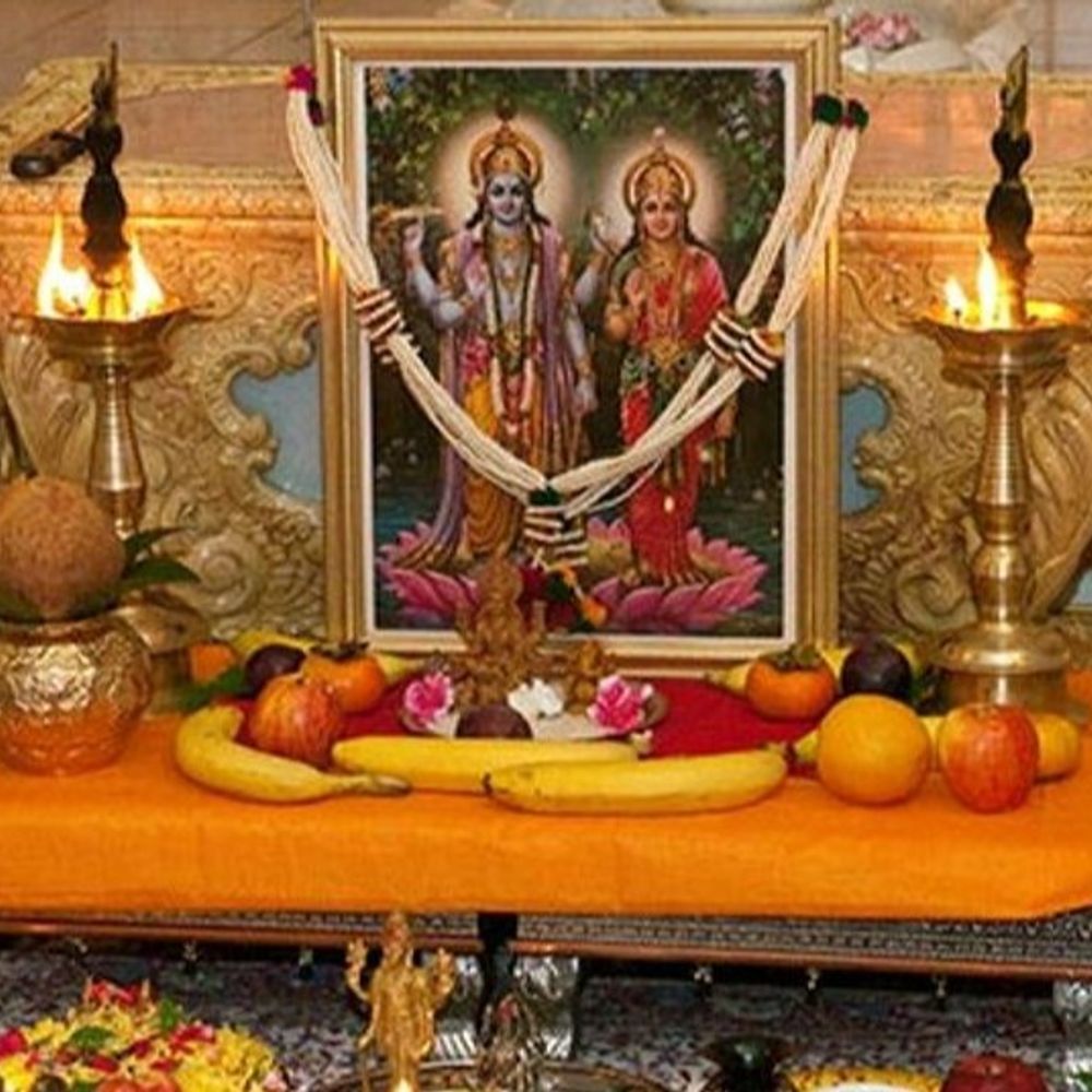 આજે ચૈત્ર અમાસ, શુક્રવારનો દુર્લભ સંયોગ: શુક્ર ગ્રહ, લક્ષ્મી-નારાયણ પૂજાનું મહત્વ અને પૂજા વિધિ જાણો.