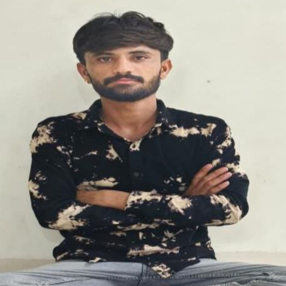 નાસતો ફરતો આરોપી ઝડપાયો:જામજોધપુર પોલીસે 9 માસથી ફરાર પ્રોહિબિશન ગુનાનો આરોપી પકડ્યો