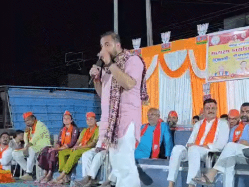 ભાજપના શક્તિપ્રદર્શનમાં અજય બ્રહ્મભટ્ટનો હુંકાર: કોંગ્રેસ નેતાઓની 'ઘુવડ', 'ચામાચીડિયા', અને 'આંધળી ચાડકણ' સાથે સરખામણી.