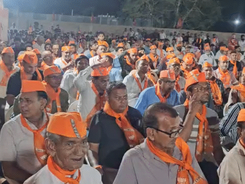 કોંગ્રેસની 'નો ગેરંટી' સામે ભાજપની 'ફુલ ગેરંટી': નીતિન પટેલે કડીમાં કોંગ્રેસ પર આક્ષેપો કર્યા અને યોગ્ય ઉમેદવાર પસંદ કરવા કહ્યું.