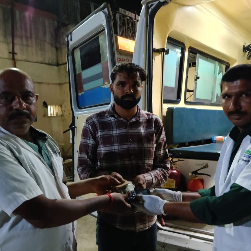 બાવળામાં ટ્રક અકસ્માત અને ધંધુકામાં ડ્રાઈવરનું મોત: બે ટ્રકની ટક્કર અને અજાણ્યા વાહનની અડફેટે મોત.