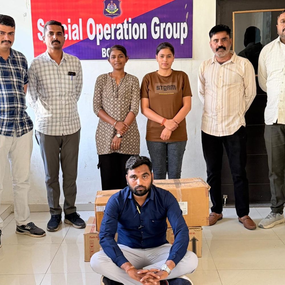 બોટાદ SOG પોલીસે બોગસ ડોક્ટર ઝડપ્યો:ગઢડાના રણીયાળા ગામે ડિગ્રી વગર પ્રેક્ટિસ કરતો શખ્સ પકડાયો