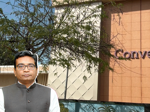 ગુજરાત યુનિ.ના કુલસચિવ સામે ભ્રષ્ટાચારનો આક્ષેપ.