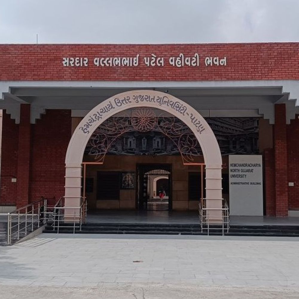 હેમચંદ્રાચાર્ય યુનિ.માં ઓનર્સ વિથ રિસર્ચ માટે ફક્ત 19 કોલેજ પાત્ર; 68માંથી 49 કોલેજ પીએચડી ગાઈડ વગર અયોગ્ય.