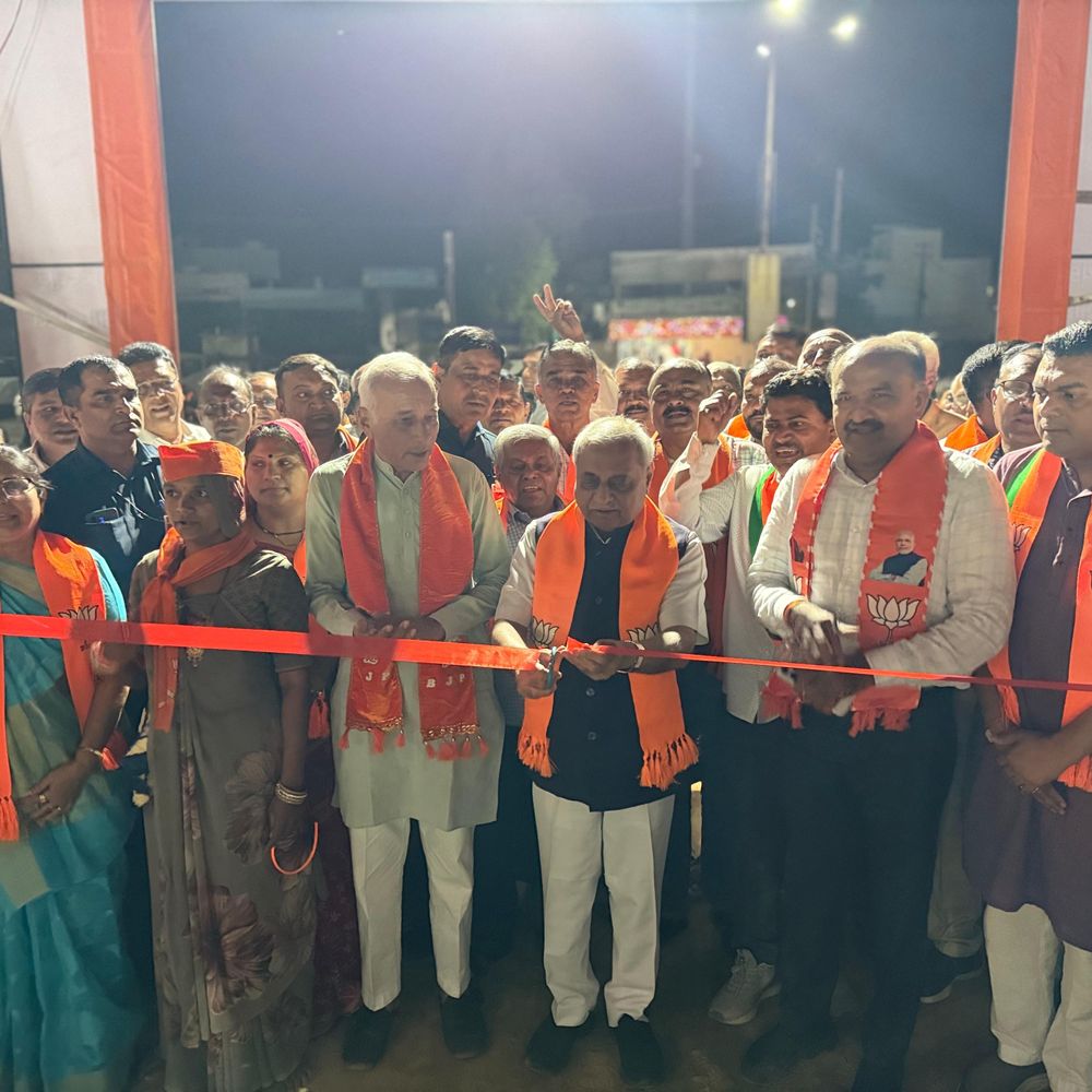 ‘ભૂપેન્દ્રભાઈ હવે યોગી જેવા કડક બન્યા છે':કડીમાં નીતિન પટેલની ગર્જના 'કોંગ્રેસની 'નો ગેરંટી' સામે ભાજપની 'ફુલ ગેરંટી'’; કોંગ્રેસ પર સાડીઓ વેચવાના આરોપ લગાવ્યા