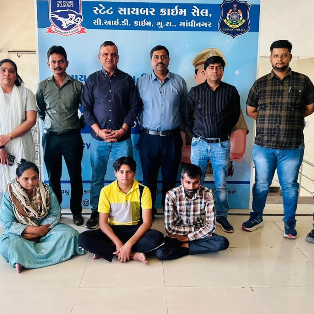 210 કરોડનો સાયબર ફ્રોડ કરનાર ગેંગને સાયબર ક્રાઈમે દબોચી:દેશની 15થી વધુ બેન્કો હેક કરી, ટેક્નિકલ એરરથી એક રાતમાં જ 7 કરોડ ચાઉં; ભાવનગરના 135 એકાઉન્ટ કર્યા'તા ટાર્ગેટ