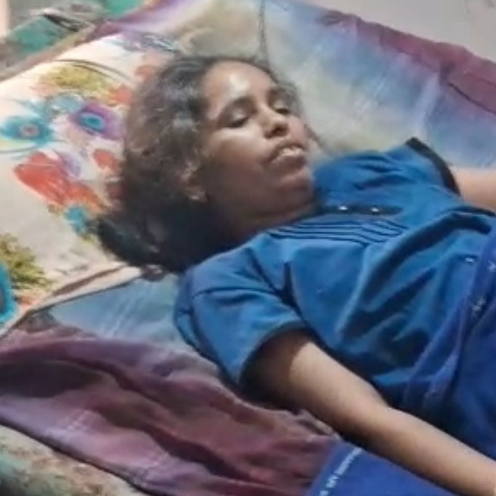 મહિલા સફાઈ કામદારની દયનીય સ્થિતિ:ચાલુ નોકરીએ પેરાલિસીસગ્રસ્ત થતા માત્ર 1 મહિનાનો પગાર આપી એજન્સીએ હાથ અધ્ધર કર્યાનો આરોપ