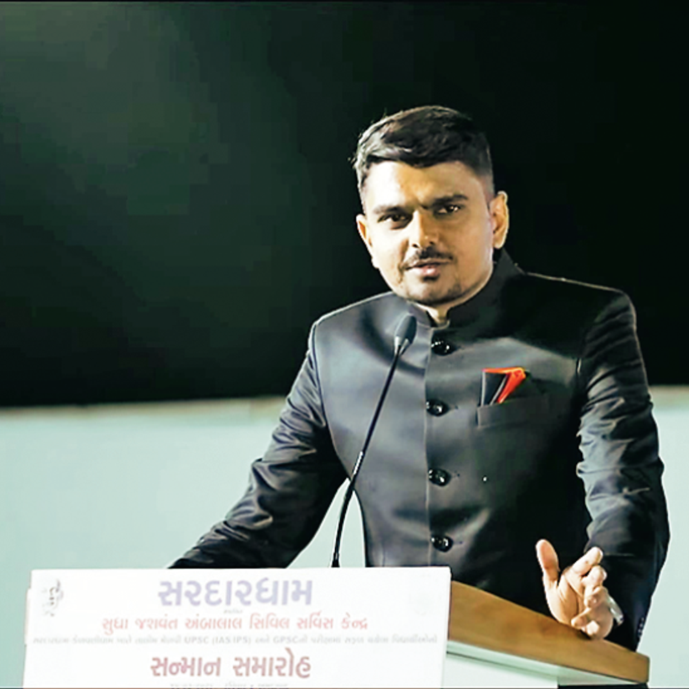 UPSC સિવિલ સેવા પરીક્ષાની તૈયારીની વ્યૂહરચના અને સફળતાની પ્રેરણાદાયક વાર્તા.