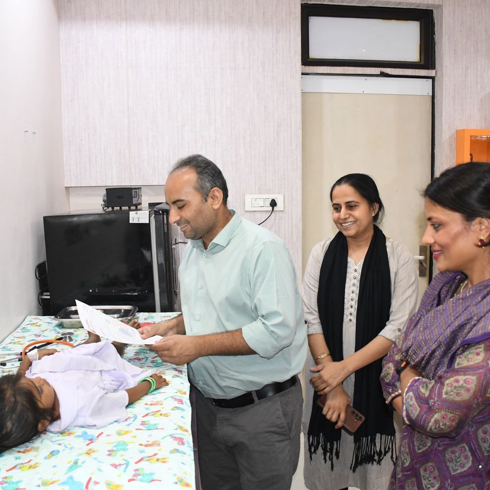 મહીસાગરમાં ‘પ્રોજેક્ટ સહકાર’ હેઠળ બાળકોનું ચેકઅપ:ખાનગી તબીબોના સહયોગથી લુણાવાડામાં આરોગ્ય તપાસ યોજાઈ