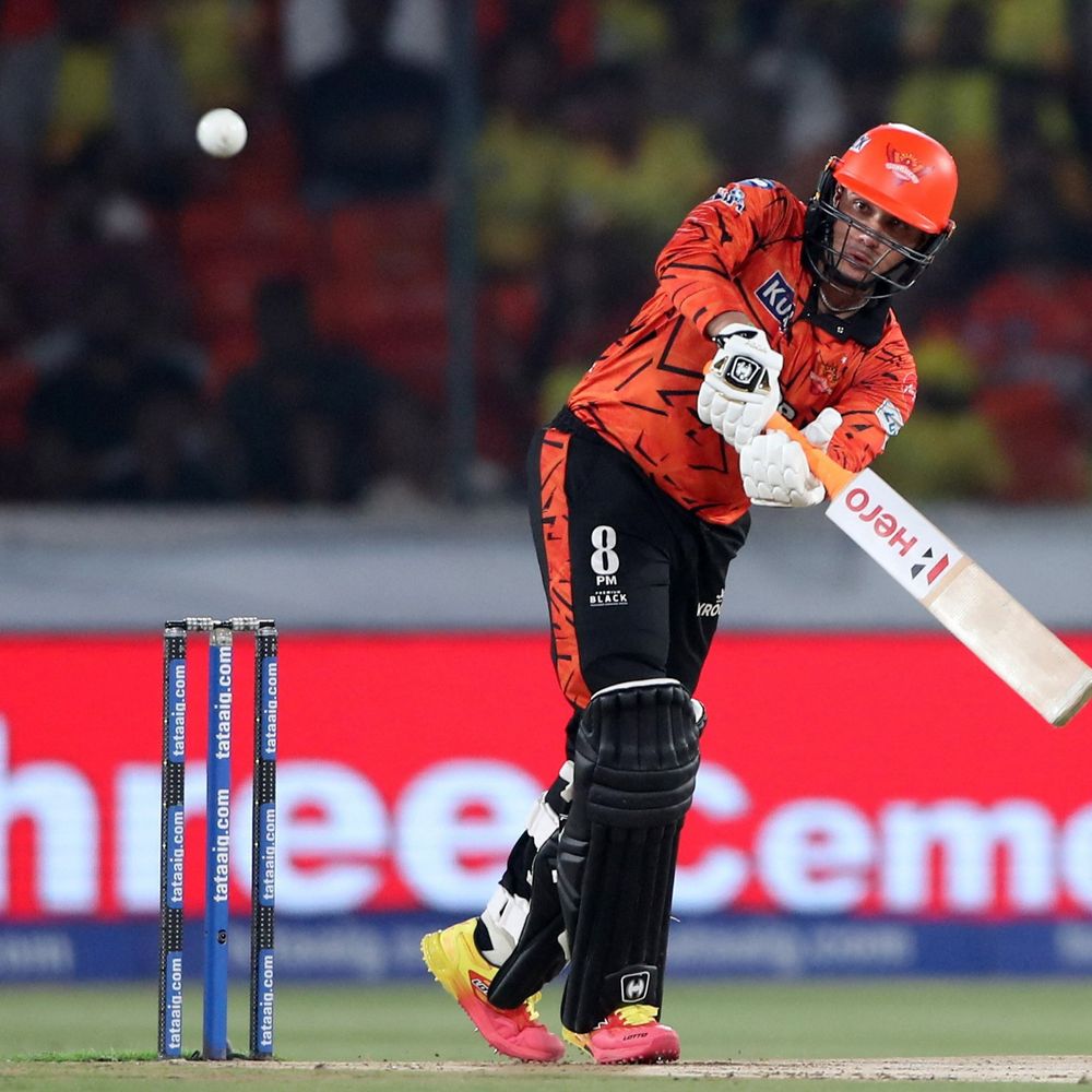 બે બોલમાં અચાનત ચેન્નઈ હૈદરાબાદ પર હાવી થયું:SRHએ બે બોલમાં બે વિકેટ ગુમાવી, હેડ પછી કેપ્ટન ઈશાન આઉટ; અભિષેકની 15 બોલમાં ફિફ્ટી