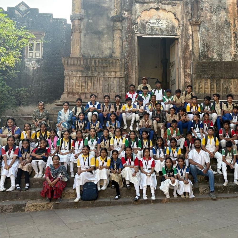 વિશ્વ વારસા દિવસે ભરૂચમાં રુંગટા વિદ્યાભવનની વૉક:વિદ્યાર્થીઓએ શહેરના ઐતિહાસિક વારસા વિશે જાણકારી મેળવી