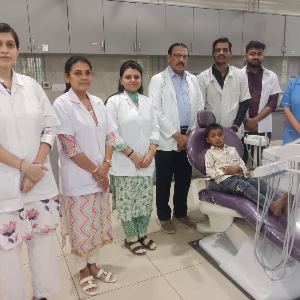 સિવિલના ડેન્ટલ વિભાગે બાળકને થતી ખાવાની તકલીફ દૂર કરી‎:પાલનપુર સિવિલમાં ડોક્ટરોએ બાળકના તૂટી ગયેલા જડબાની એક કલાકમાં સર્જરી કરી