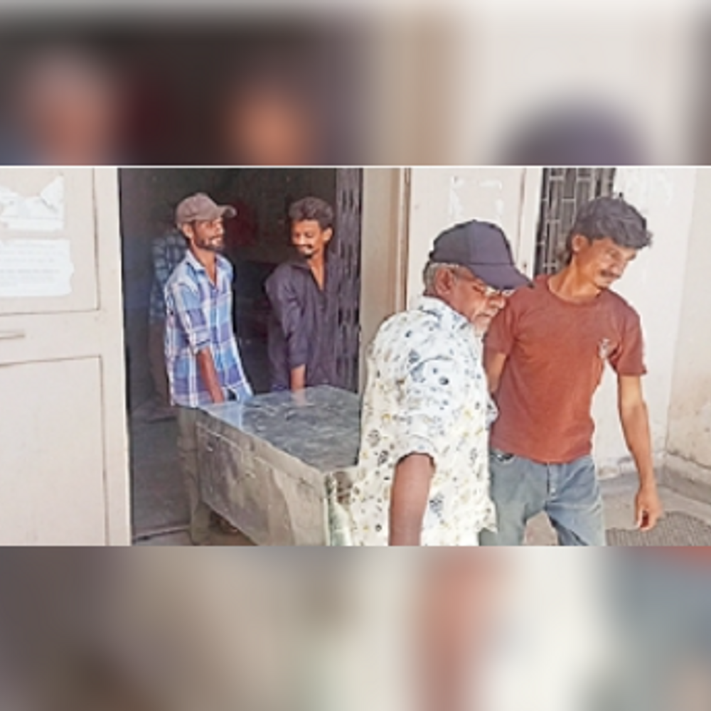 પોરબંદરમાં ROને EVM ફાળવાયા: મહાનગરપાલિકામાં 165 અને જિલ્લા-તાલુકા પંચાયતની ચૂંટણીમાં 286 EVM વપરાશે.