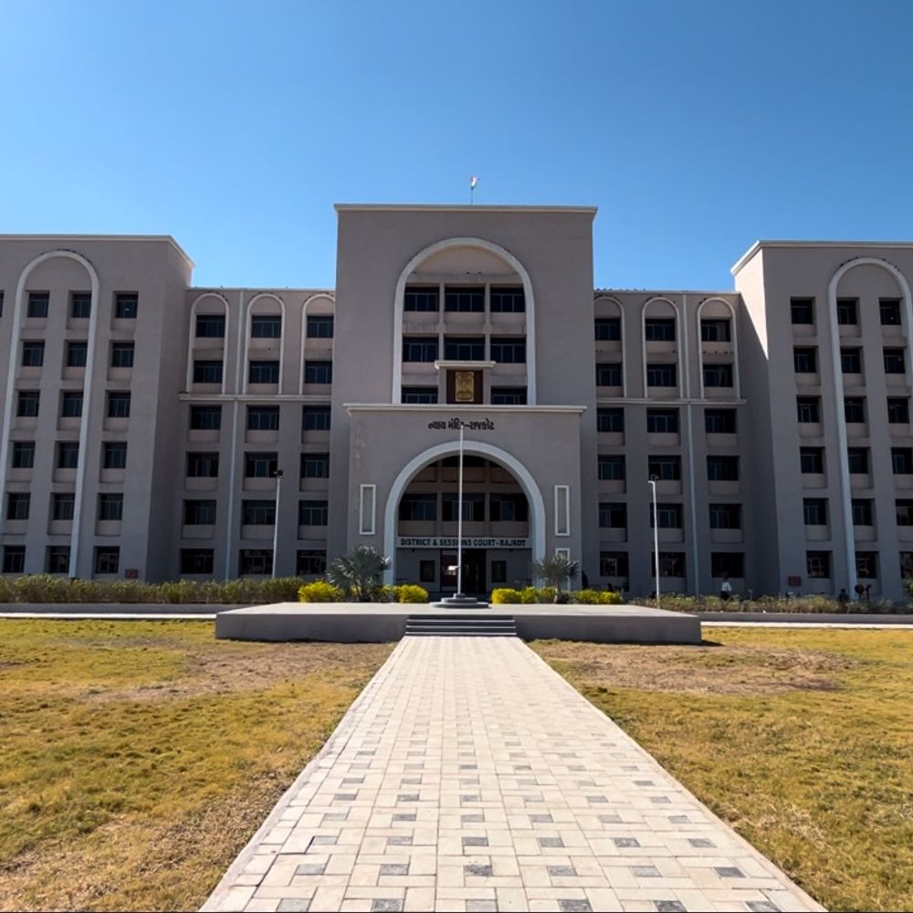 દુષ્કર્મ કેસમાં આરોપીને 20 વર્ષની કેદની સજા ફટકારી:રાત્રે 3 વાગ્યે આરોપીએ સગીરાના ઘરમાં ઘુસી દુષ્કર્મ આચર્યું હતું, નિકાહ કરવાની લાલચ આપી ભગાડી જતા ફરિયાદ