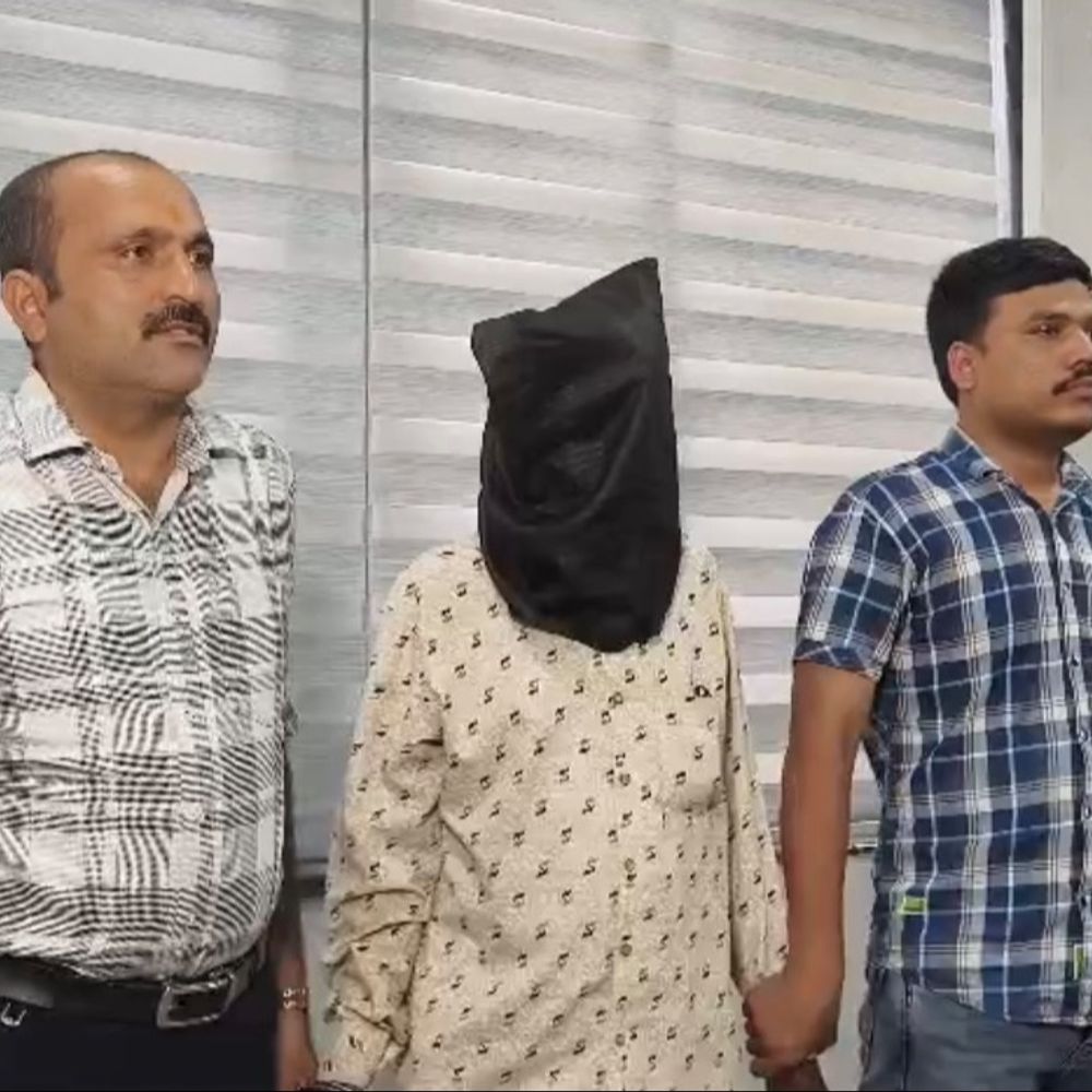 પાંડેસરામાં સાસુને જીવતા સળગાવનાર જમાઈ ઝડપાયો:સાળીની સગાઈને લઈ વિવાદ થતા જ્વલનશીલ પ્રવાહી છાંટી હત્યા નિપજાવી હતી