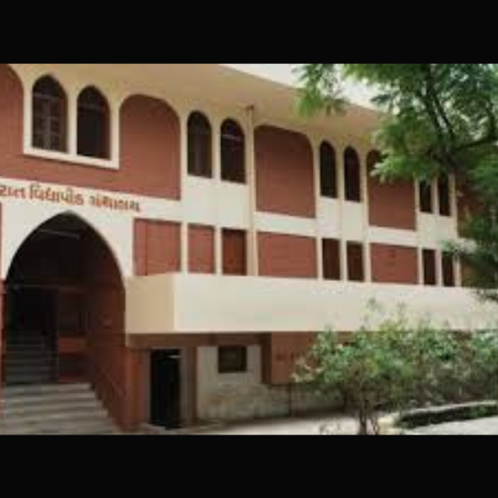 ગૂજરાત વિદ્યાપીઠના 30 હજાર સભ્ય ઘેરબેઠાં પુસ્તક મેળવી શકશે.