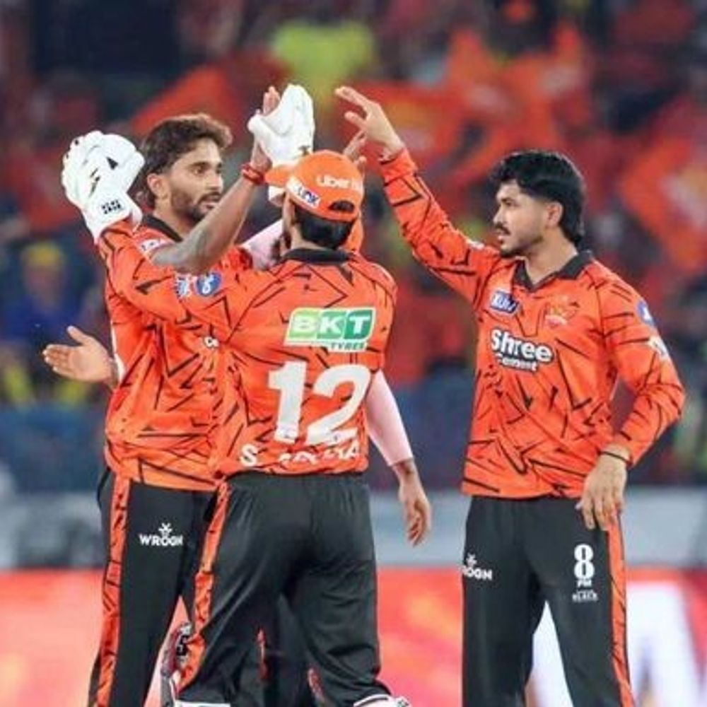 લાઈફ લાઈન મળ્યા બાદ આયુષ મ્હાત્રેની તોફાની બેટિંગ:બીજી ઓવરમાં ચેન્નાઈએ પહેલી વિકેટ ગુમાવી, સંજુ સૈમસન કેચ આઉટ