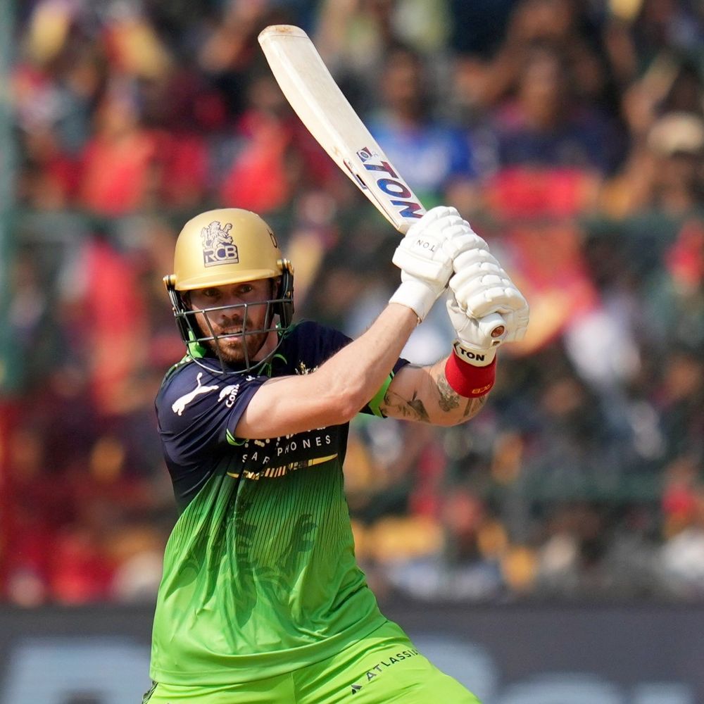 કુલદિપની ચતુરાઈએ સોલ્ટને શાંત કર્યો:પહેલા બોલે છગ્ગો આપી બેટરને ફસાવ્યો, દિલ્હીને હાશકારો; RCBએ ત્રીજી વિકેટ ગુમાવી