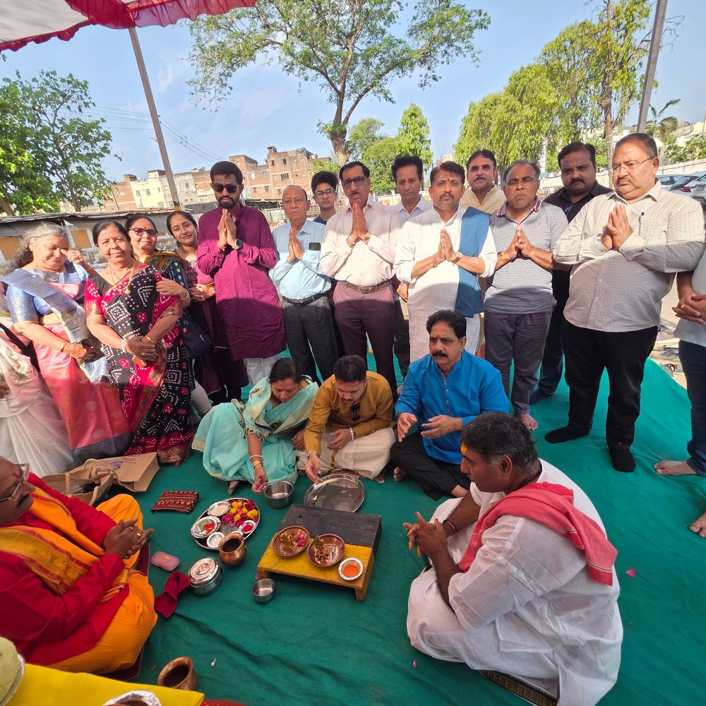 હિંમતનગરમાં બ્રહ્મ સમાજ દ્વારા પરશુરામ જયંતીની ઉજવણી: રામધૂન અને જયઘોષ સાથે ભગવાન પરશુરામની આરતી કરવામાં આવી.