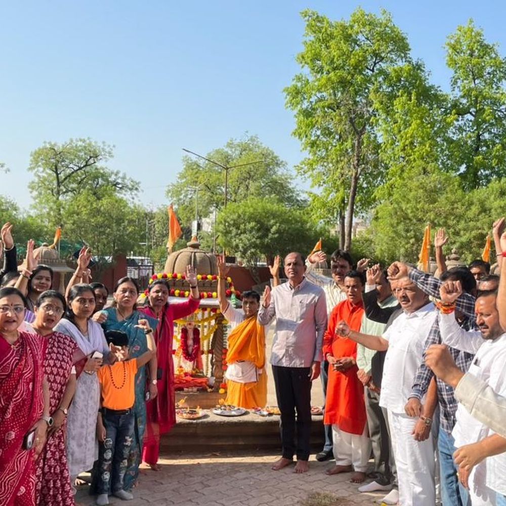 શક્તિ અને ભક્તિનો સંગમ:CM ભૂપેન્દ્ર પટેલે ભગવાન પરશુરામની ભવ્ય શોભાયાત્રાને શાસ્ત્રોક્ત વિધિથી પ્રસ્થાન કરાવ્યું, ઠેર-ઠેર યાત્રાનું સ્વાગત કરાયું